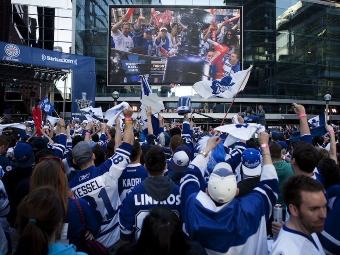 <!--:en-->MapleLeafSquare02.jpg<!--:-->