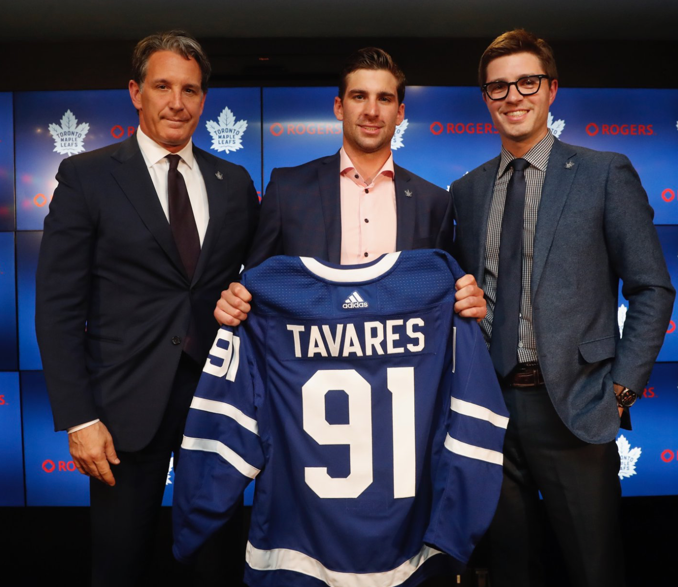 Maple Leafs introduce John Tavares 