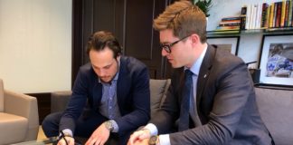 Auston Matthews signs contract extension with the Toronto Maple Leafs