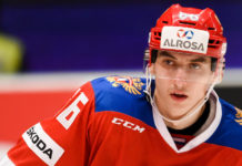 Ilya Mikheyev signs with the Toronto Maple Leafs