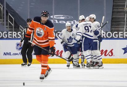 Maple Leafs coach Sheldon Keefe praises leadership of Jason Spezza -  HockeyFeed