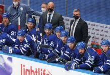 Toronto Maple Leafs bench, Manny Malhotra & Sheldon Keefe