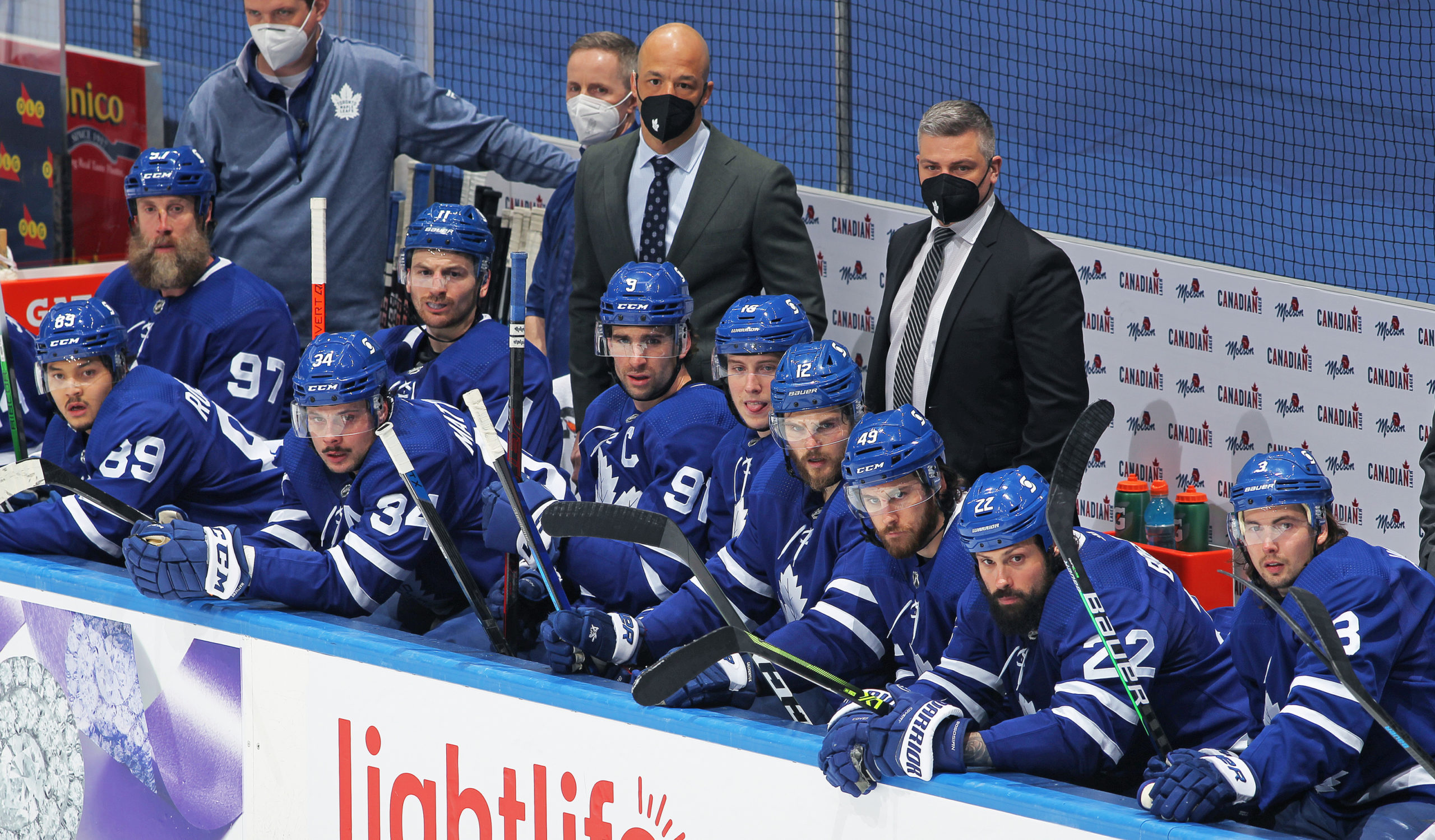 Toronto Maple Leafs bench, Manny Malhotra & Sheldon Keefe