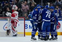 Toronto Maple Leafs defeat Detroit Red Wings