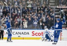 Maple Leafs defeat Tampa Bay Lightning
