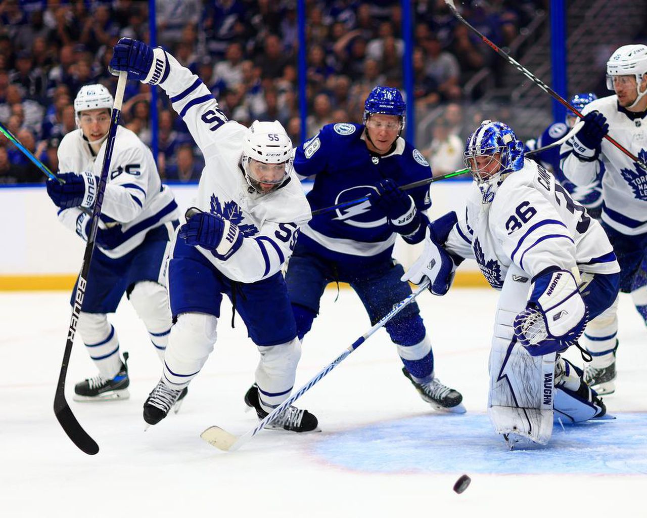 Reilly scores in OT to lift Maple Leafs past Lightning, 4-3