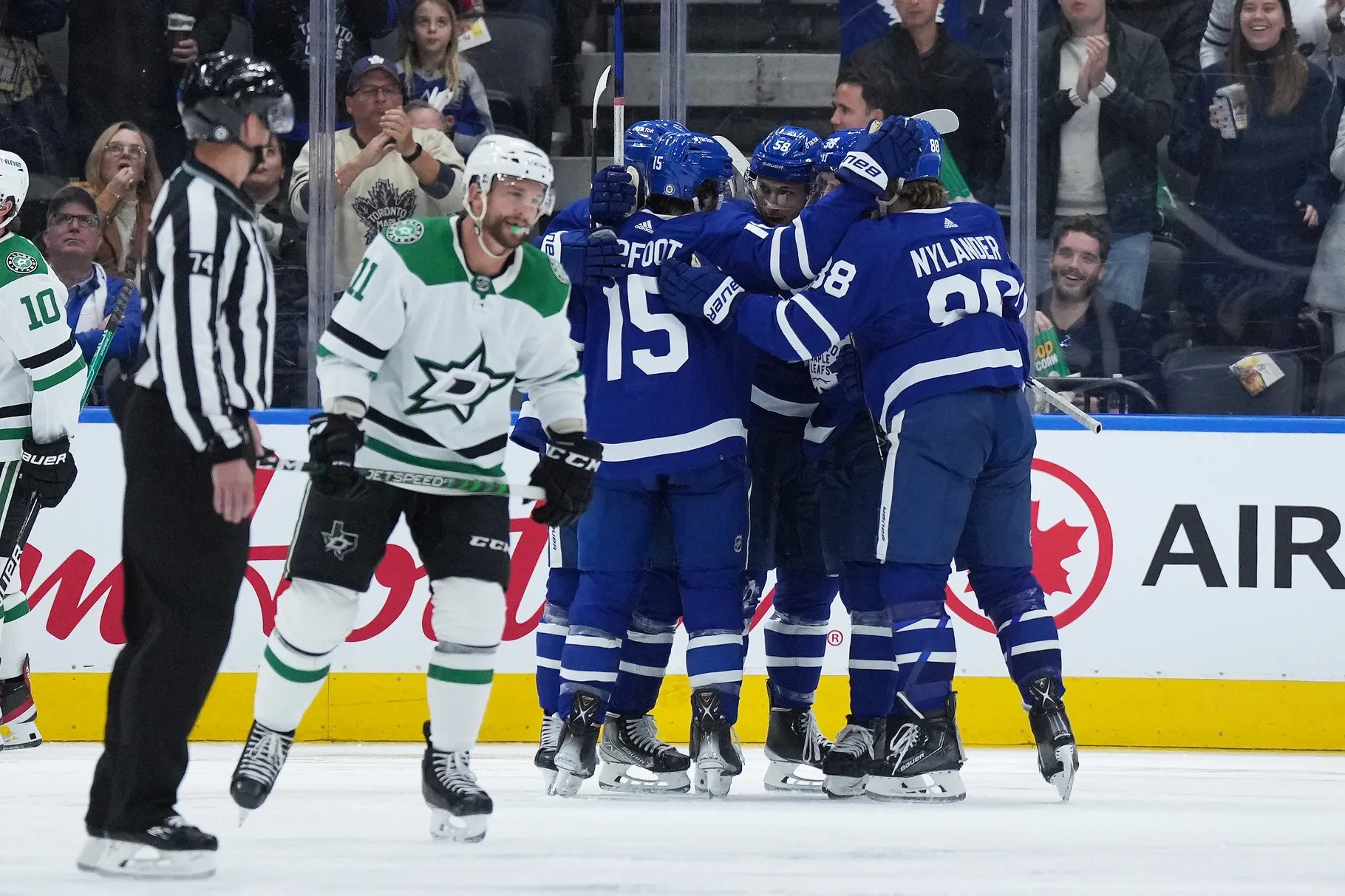 Toronto Maple Leafs celebrate a victory over the Dallas Stars