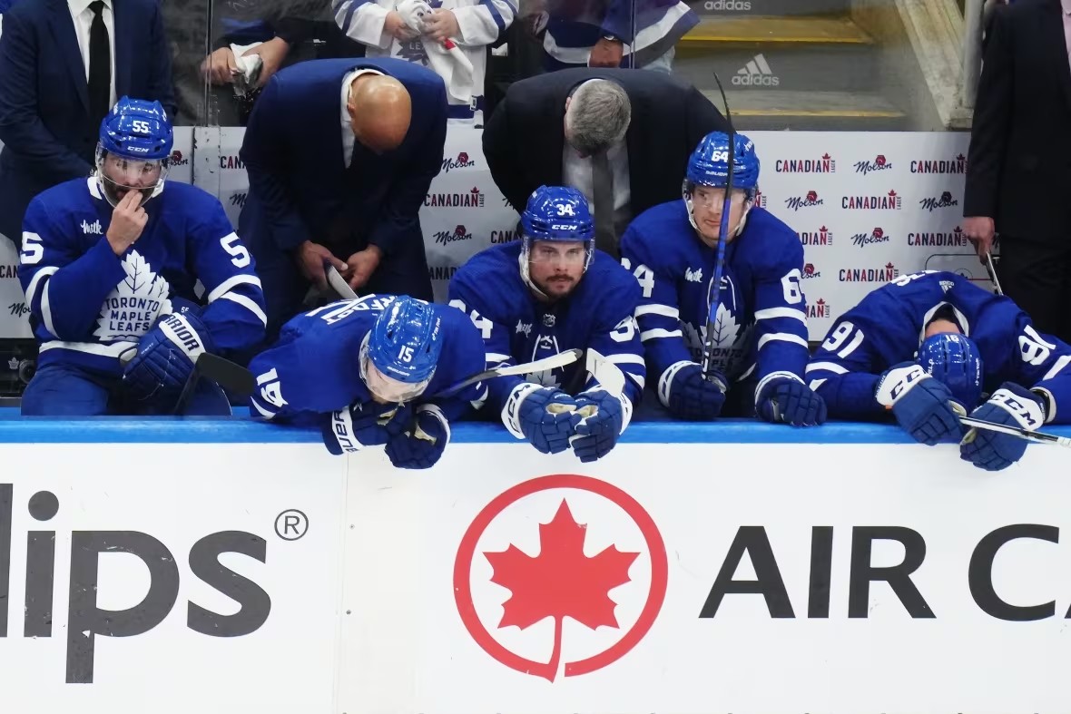 Yet Another Maple Leafs Fan Throws Jersey On Ice In Loss To Red