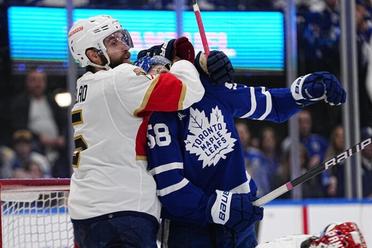 Leafs star Mitch Marner opens up about pressure of playing in Toronto