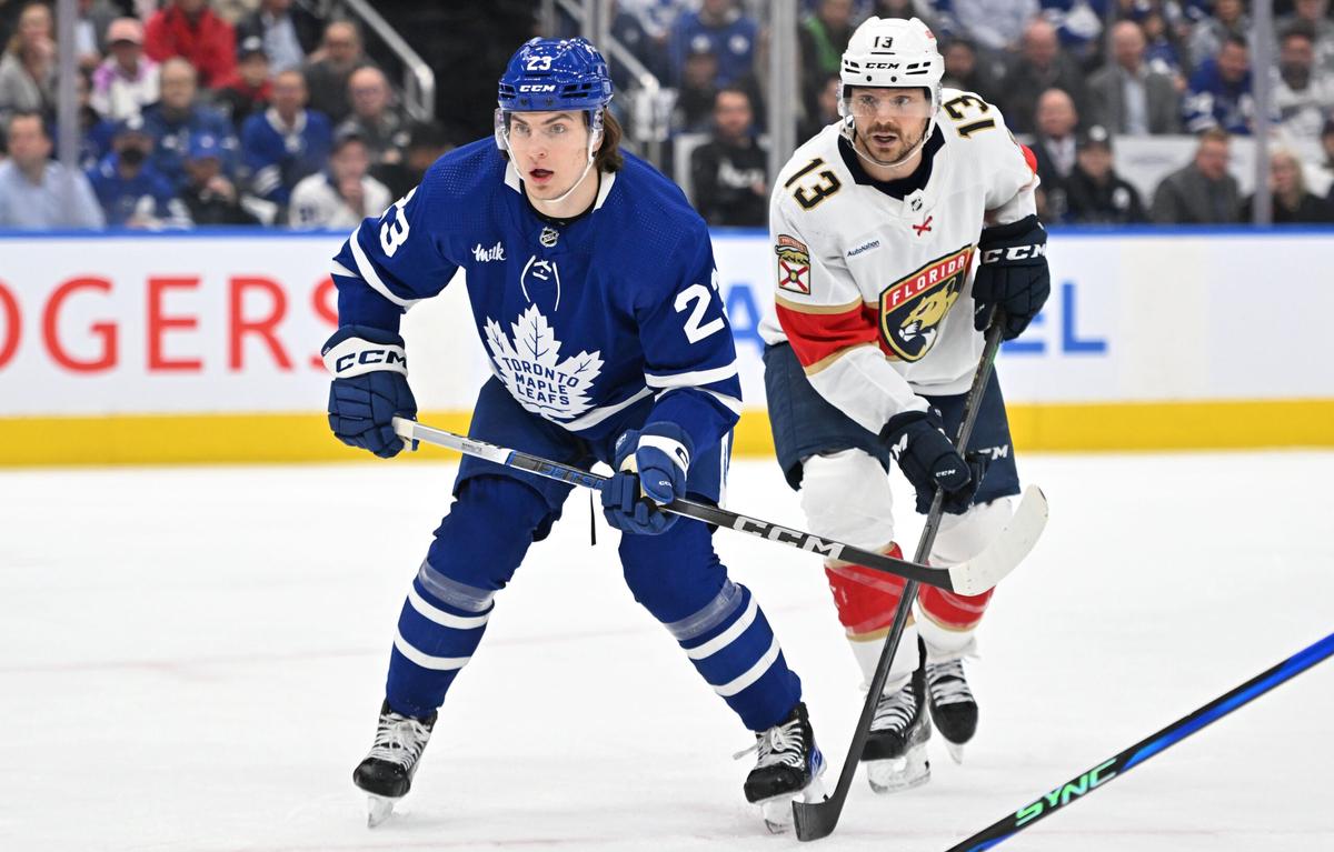 Maple Leafs sign forward Noah Gregor to one-year deal; McMann on waivers