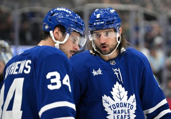 Chris Tanev, Auston Matthews, Maple Leafs