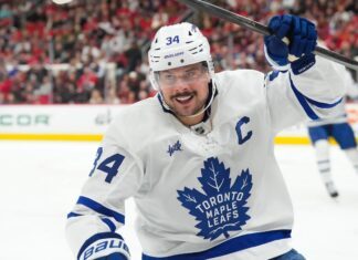 Game Review: Passive third period costs Maple Leafs a point on Matthews’ record-setting night