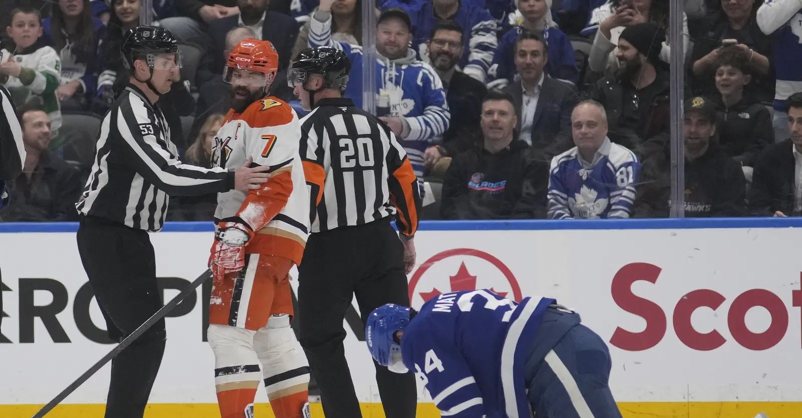 10 Thoughts: Leafs' response to Gudas, Cowan's first fight, Groulx's shorty, and big nights for Maccelli & Knies